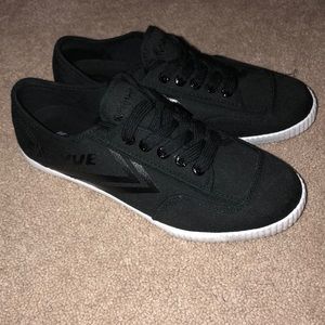 Black Feiyue sneakers